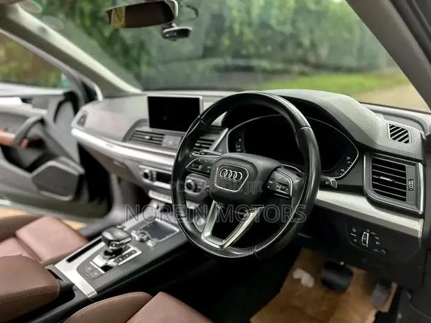 Audi Q5 2.0T Premium AWD quattro 2019 Green