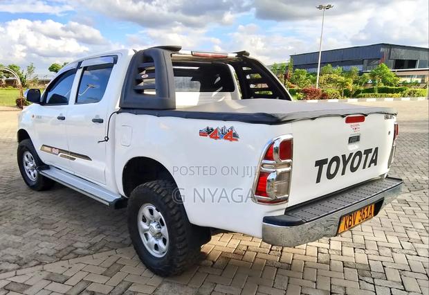 Toyota Hilux 2013