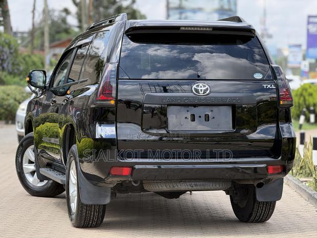 Toyota Land Cruiser Prado 2.7 2019 Black