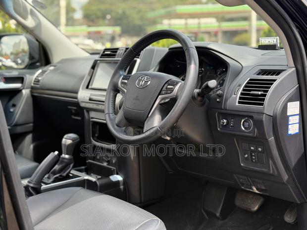 Toyota Land Cruiser Prado 2.7 2019 Black