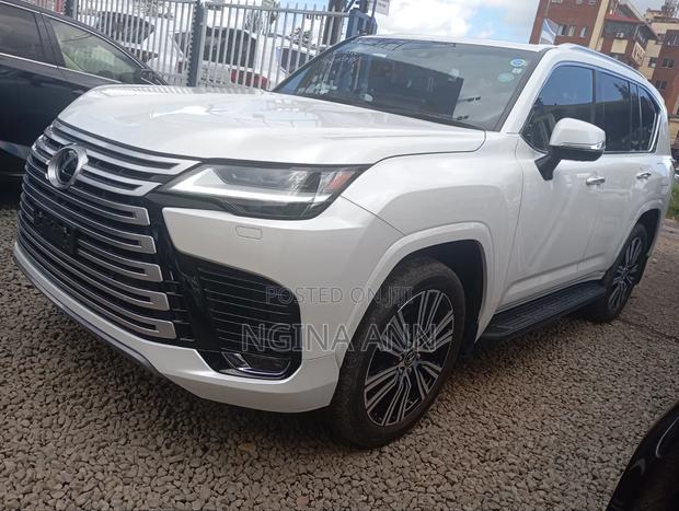 Lexus LX 2023 White