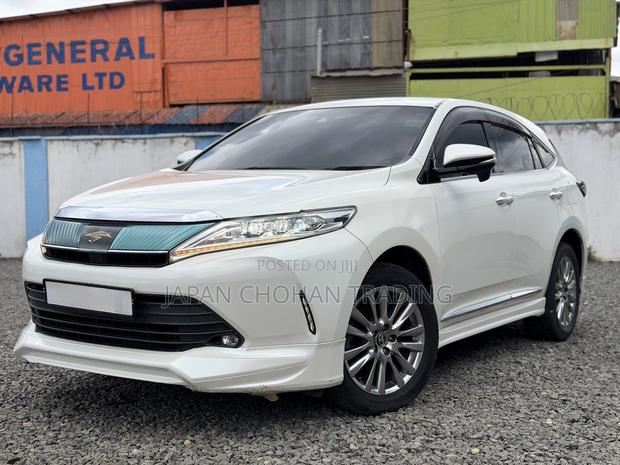 Toyota Harrier 2.0 2018 White
