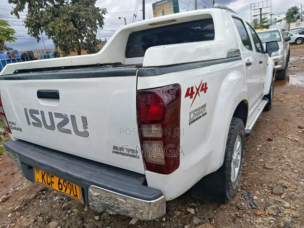 Isuzu D-MAX 2015 White