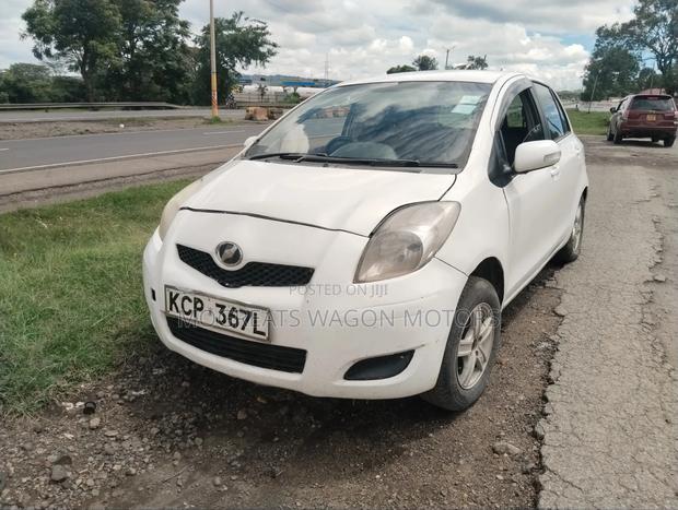 Toyota Vitz 2010 White