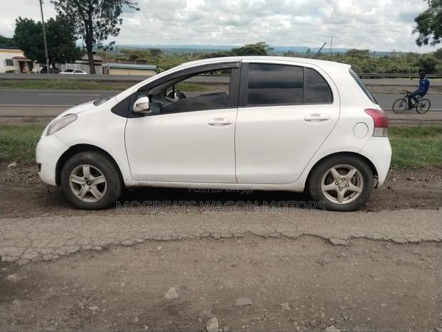 Toyota Vitz 2010 White