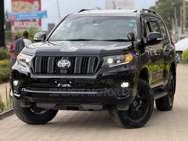 Toyota Land Cruiser Prado 2.7 2022 Black