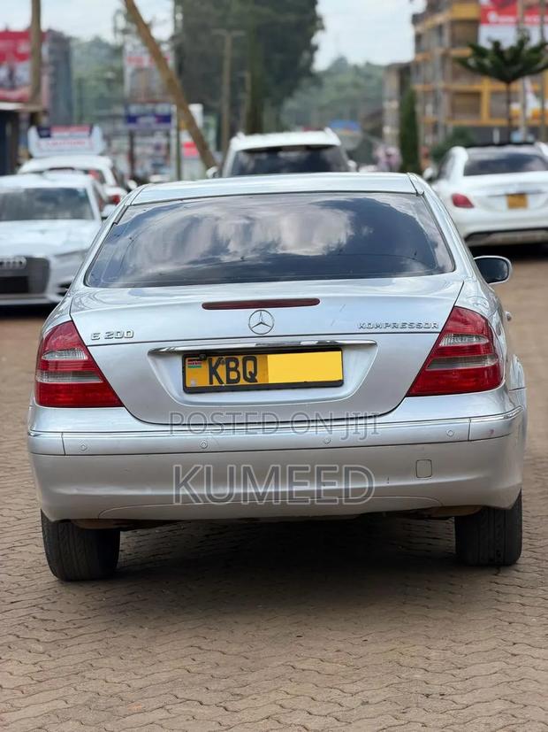 Mercedes-Benz E200 2004 Silver