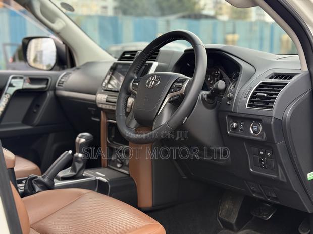 Toyota Land Cruiser Prado 2.7 2021 White