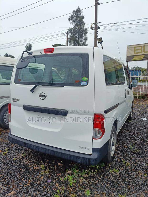 Nissan NV200 2018 White