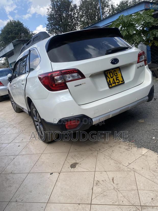 Subaru Outback 2.5i 4dr Wagon AWD (2.5L 4cyl CVT) 2015 White