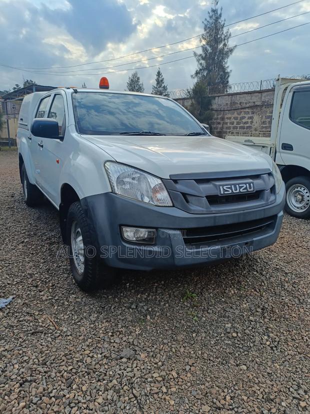 Isuzu D-MAX 2015 White