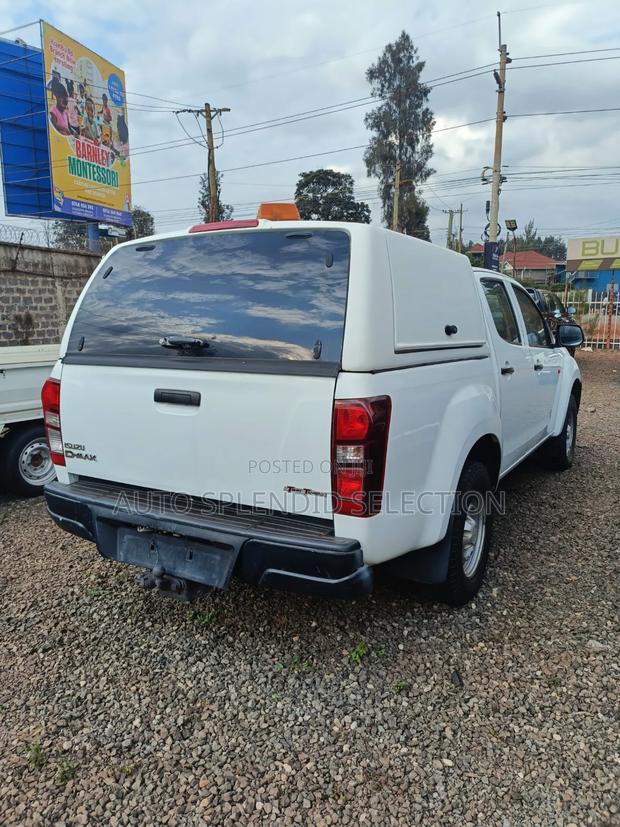 Isuzu D-MAX 2015 White