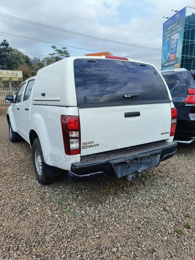 Isuzu D-MAX 2015 White