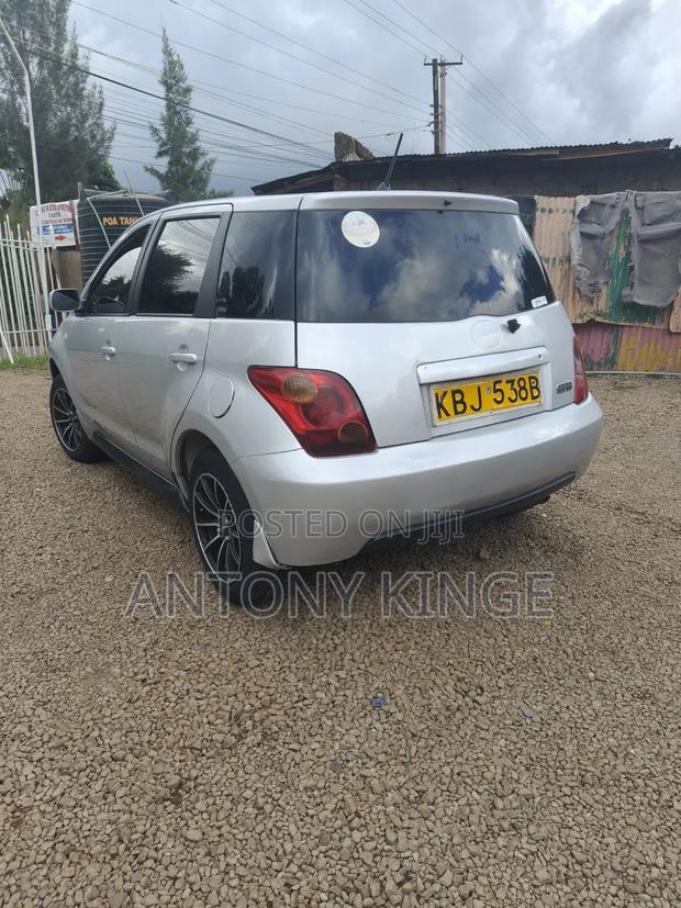 Toyota IST 2006 Silver