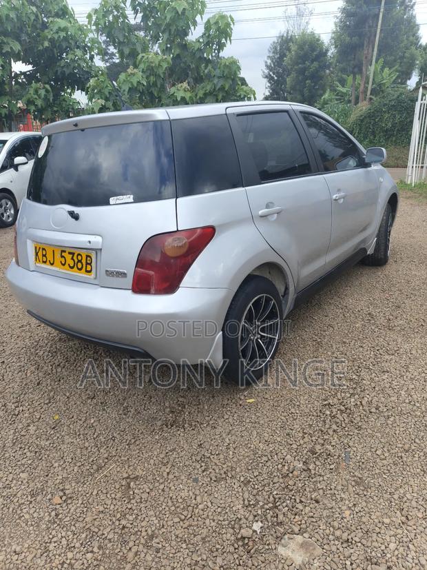 Toyota IST 2006 Silver