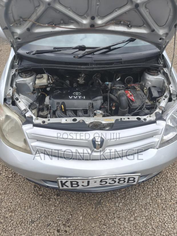 Toyota IST 2006 Silver