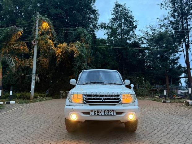 Mitsubishi Pajero IO 2003 White