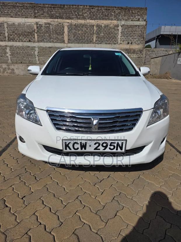 Toyota Premio 2012 Silver