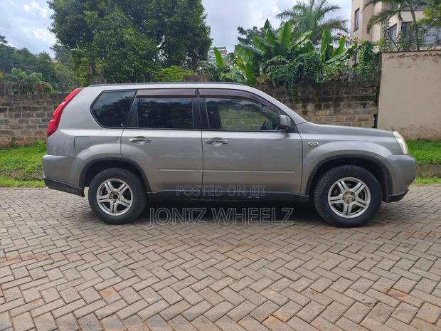 Nissan X-Trail 2.0 Automatic 2008 Gold
