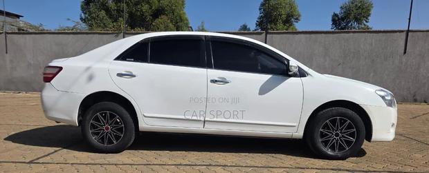Toyota Premio 2012 Silver