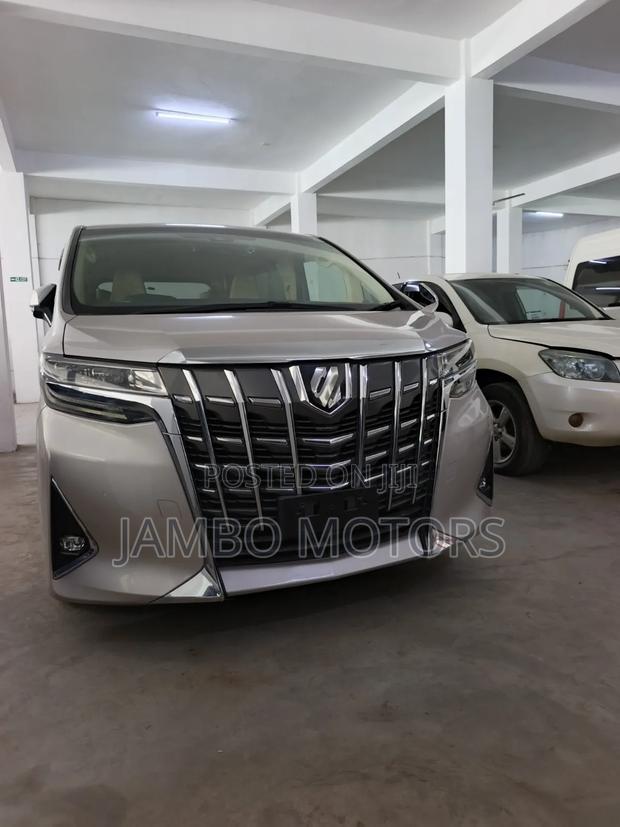 Toyota Alphard 2.5 Petrol FWD 2019 Gold