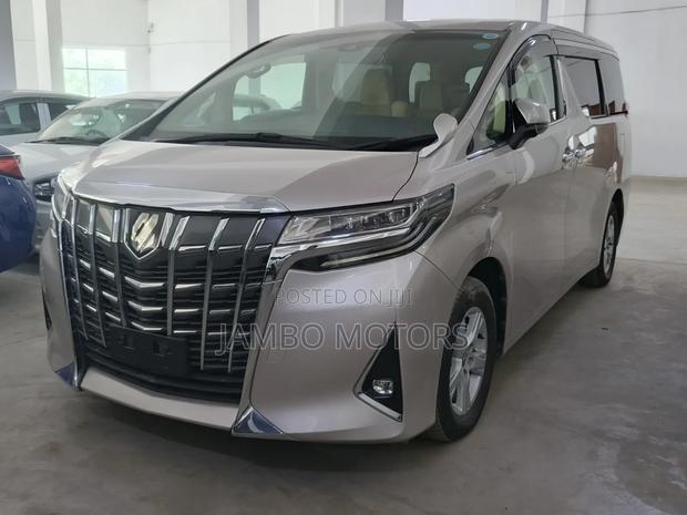 Toyota Alphard 2.5 Petrol FWD 2019 Gold