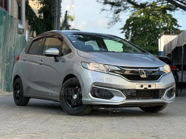 Honda Fit 2019 Silver