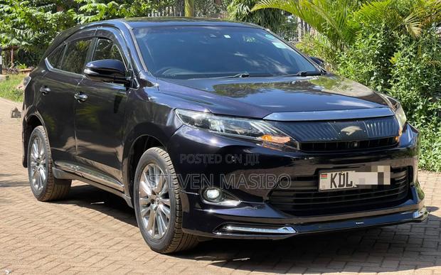 Toyota Harrier 2.0 2016 Black