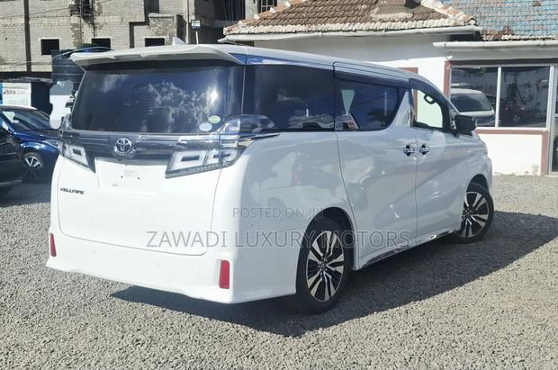 Toyota Alphard 2.5 Petrol FWD 2019 White