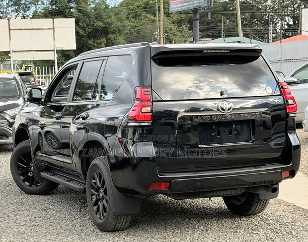 Toyota Land Cruiser Prado 2.7 2020 Matt Black