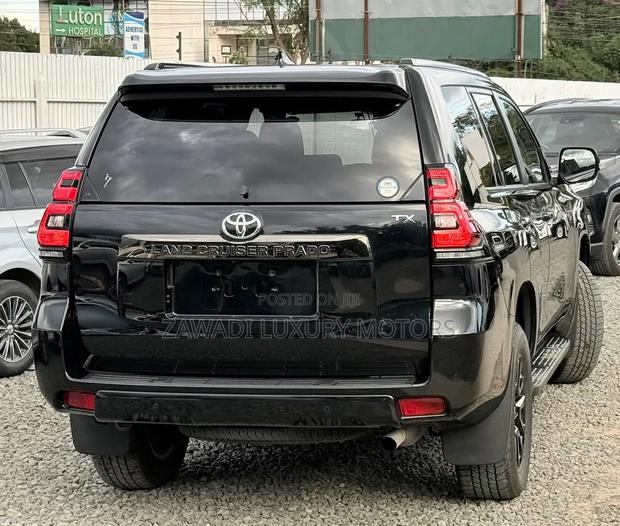 Toyota Land Cruiser Prado 2.7 2020 Matt Black