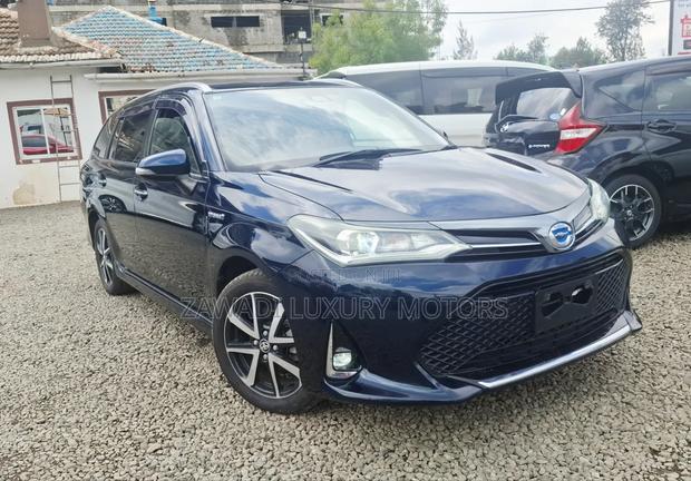 Toyota Corolla Fielder 1.5 Hybrid FWD 2019 Blue