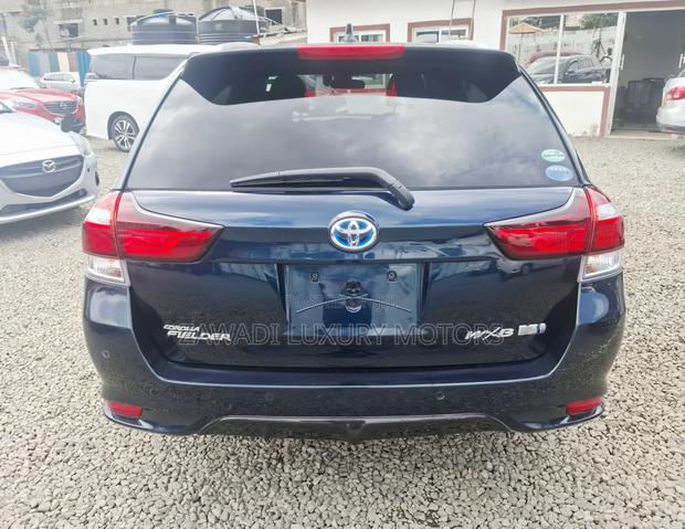 Toyota Corolla Fielder 1.5 Hybrid FWD 2019 Blue