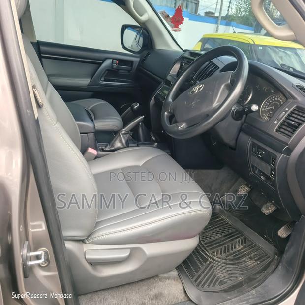 Toyota Land Cruiser 2008 Gold
