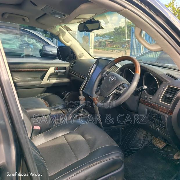 Toyota Land Cruiser 2014 Black