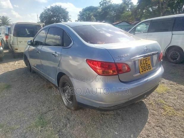 Nissan Bluebird 2008 Blue