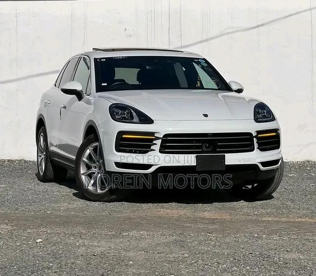 Porsche Cayenne Turbo AWD 2020 Off white
