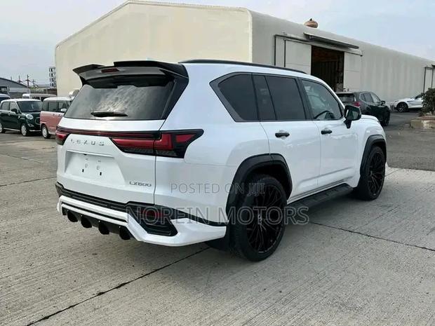 Lexus LX 600 2023 White