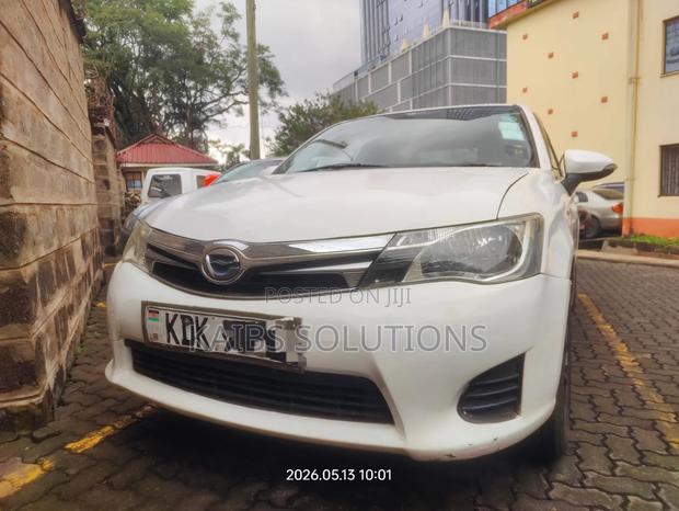 Toyota Axio 1.5 Hybrid 2WD 2015 White
