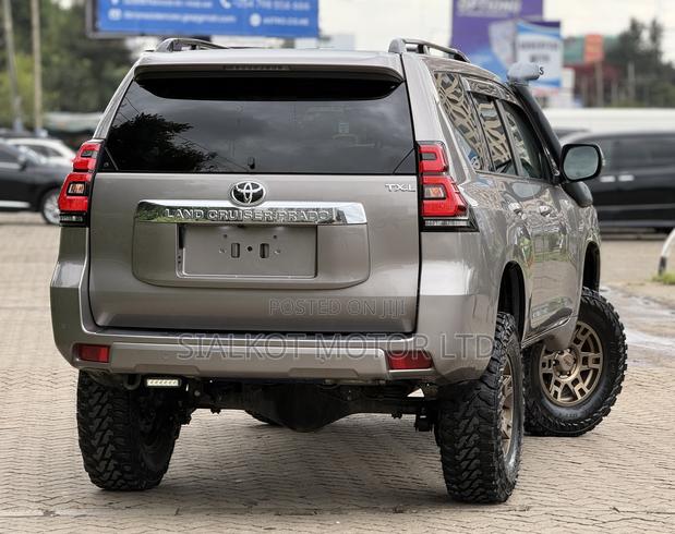 Toyota Land Cruiser Prado 2.7 2020 Gray