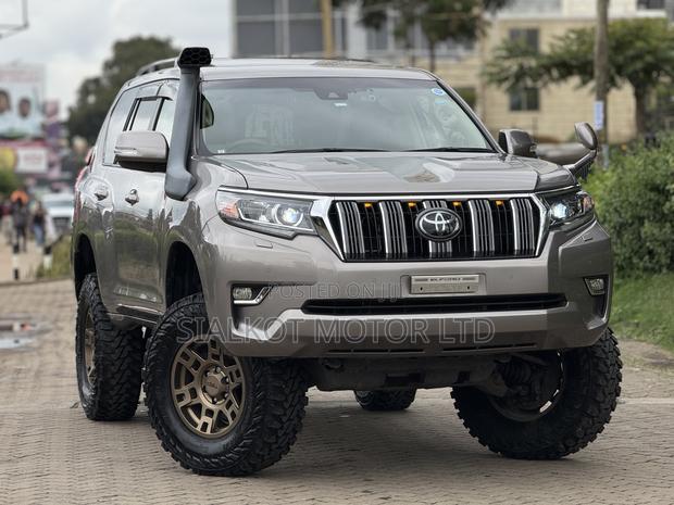 Toyota Land Cruiser Prado 2.7 2020 Gray