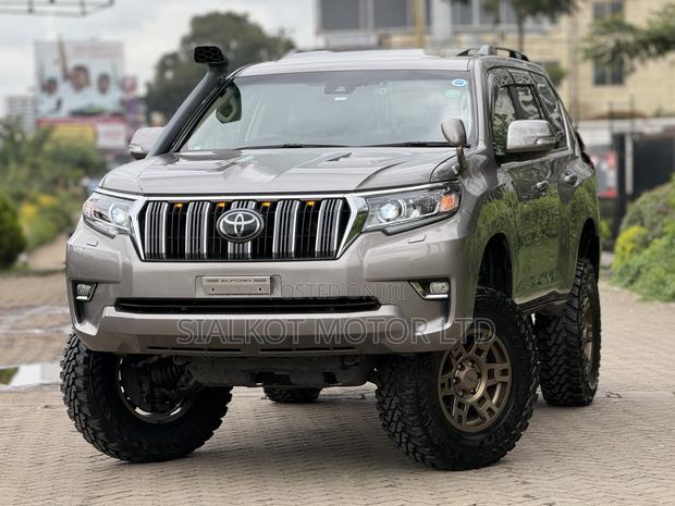 Toyota Land Cruiser Prado 2.7 2020 Gray