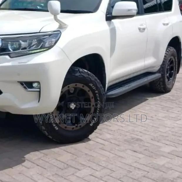 Toyota Land Cruiser Prado 2.7 2019 Pearl