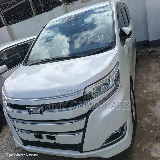Toyota Noah 2020 White