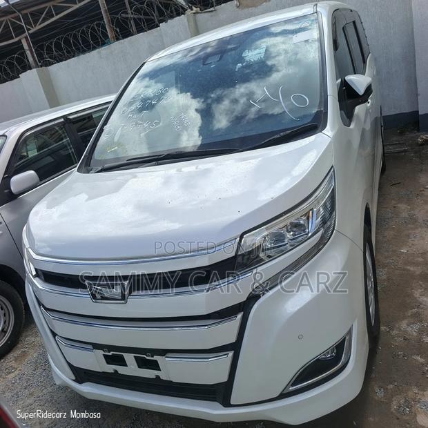Toyota Noah 2020 White