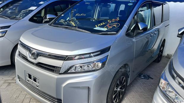 Toyota Voxy 2019 Silver