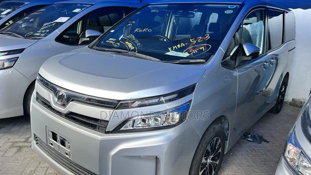 Toyota Voxy 2019 Silver