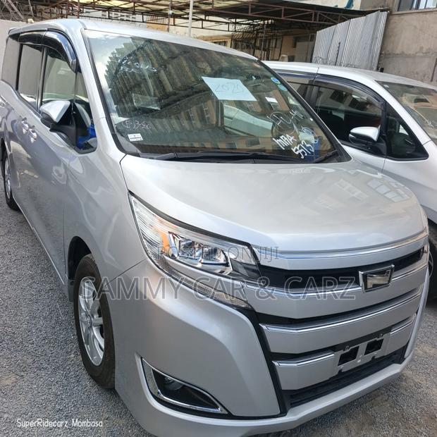 Toyota Noah 2020 Silver