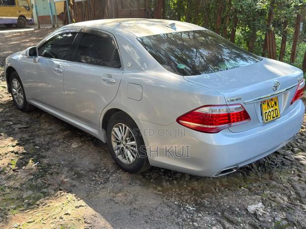 Toyota Crown 2012 Silver