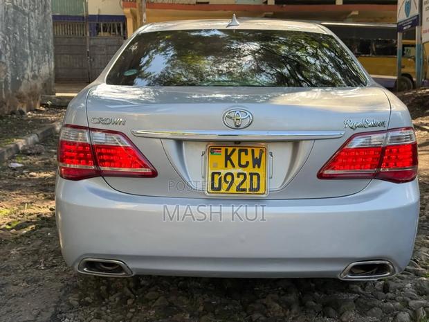 Toyota Crown 2012 Silver